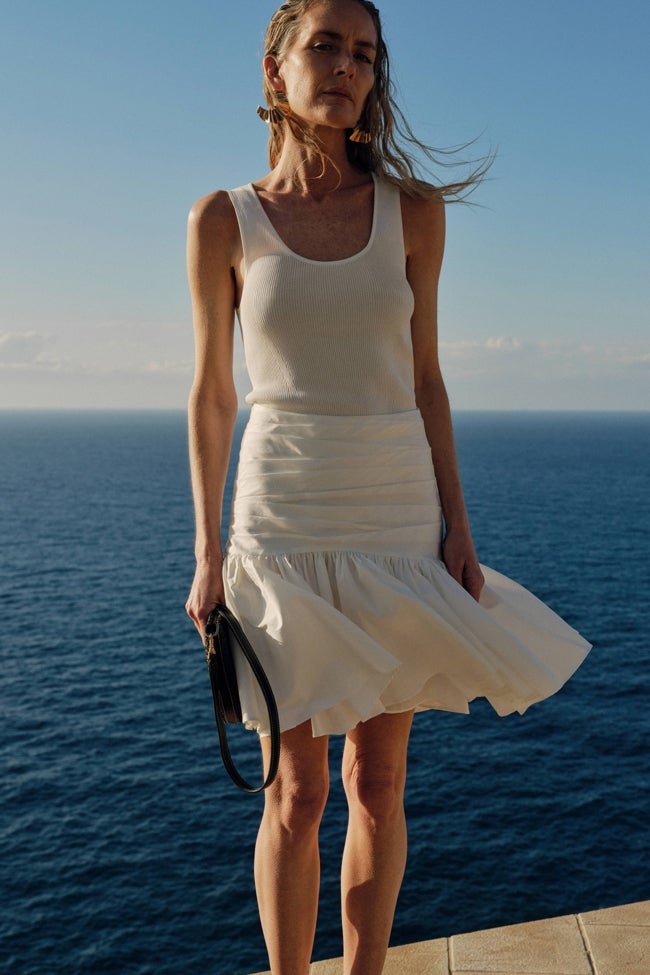 Низкая летающая юбка Sfera.