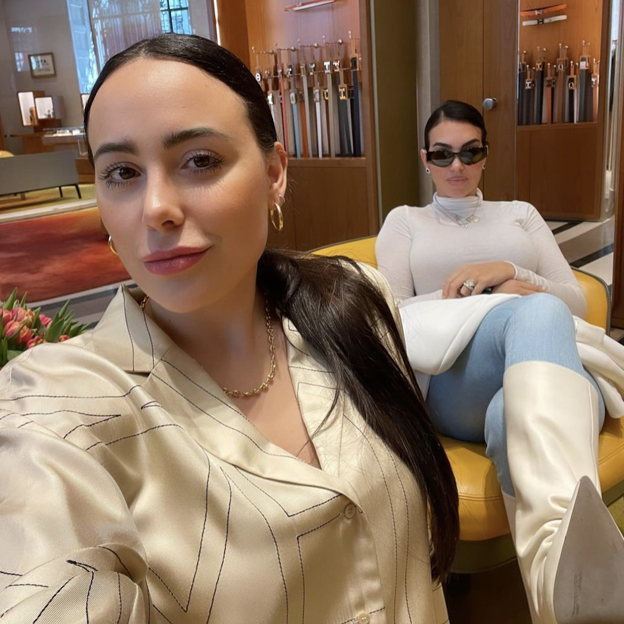 Кто есть Ивана Родригес, старшая сестра Джорджины Родригес, которая живет в Джохоне со скульптором (любимый королева Летизии)