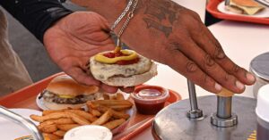 Ультраобработанные продукты связаны с ухудшением здоровья мышц в новом исследовании