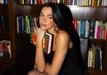 Вот книги, которые Дуа Липа порекомендовала бы вам купить на книжной ярмарке: ее любимые
