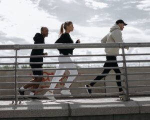 Бег в группе синхронизирует сердцебиение