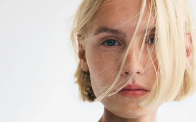 Почему Эктор Нуньес (Cosmeticocrítico) рекомендует глицерин: «он так же эффективен, как и гиалуроновая кислота, для увлажнения кожи»