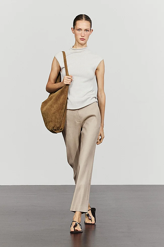 Прямые брюки Massimo Dutti (59,99 евро)