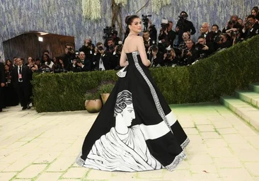 Все художественные отсылки в образах Met Gala 2026: от Леоноры Кэррингтон до Ван Гога