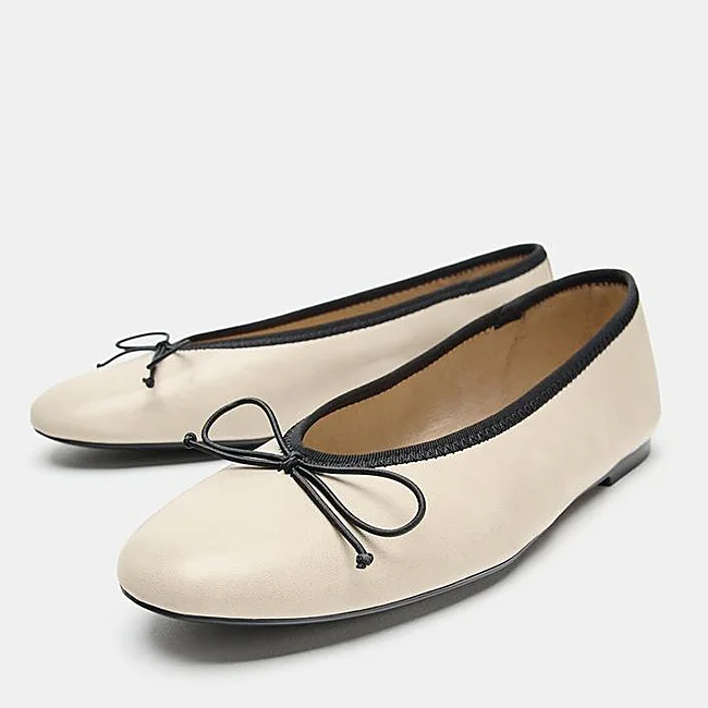 Белые балетки Zara (25,99 евро)