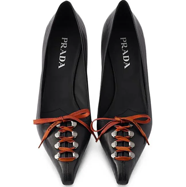 Антикварные кожаные туфли Prada, 1250 евро.