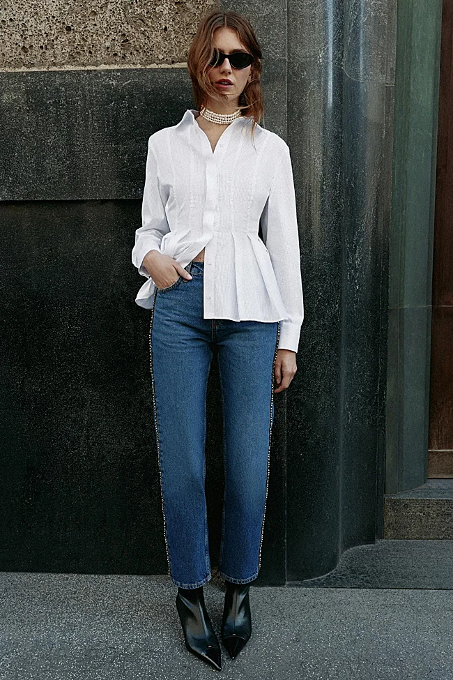 Джинсы Zara с жемчугом (39,95 евро)