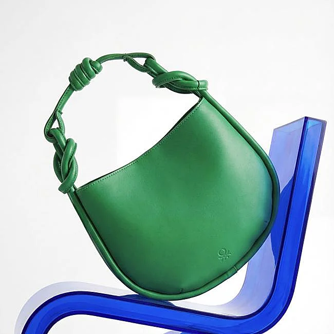 Сумка-хобо Benetton, 49,95 евро.
